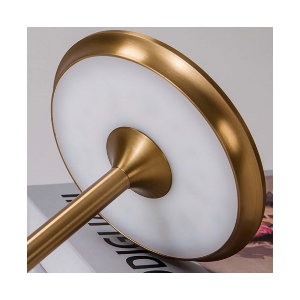 AVA Gold, genopladelig lampe