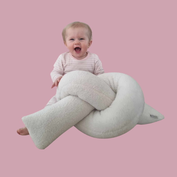 Knut, Off white "knudepude"