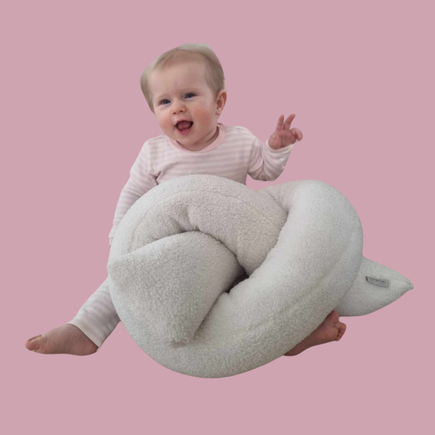 Knut, Off white "knudepude"