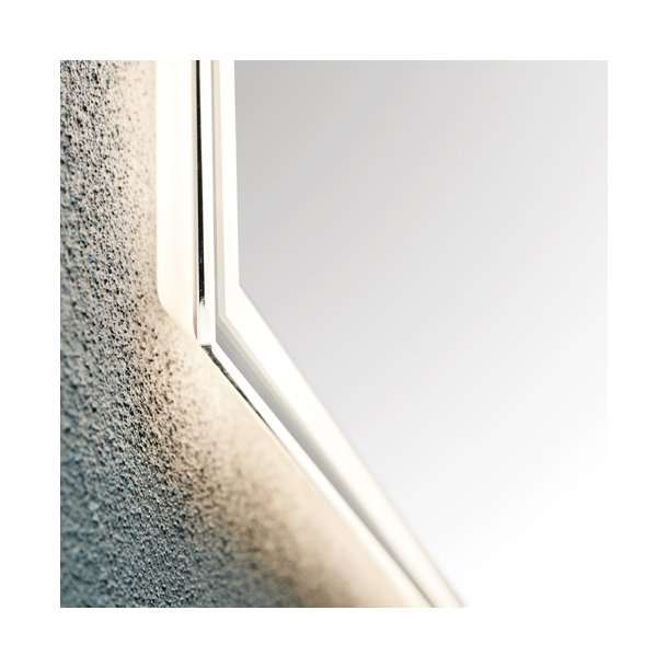 LUCA, firkantet spejl med firsidet belysning og backlight.