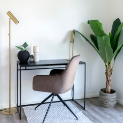 Vita skrivebord, sort